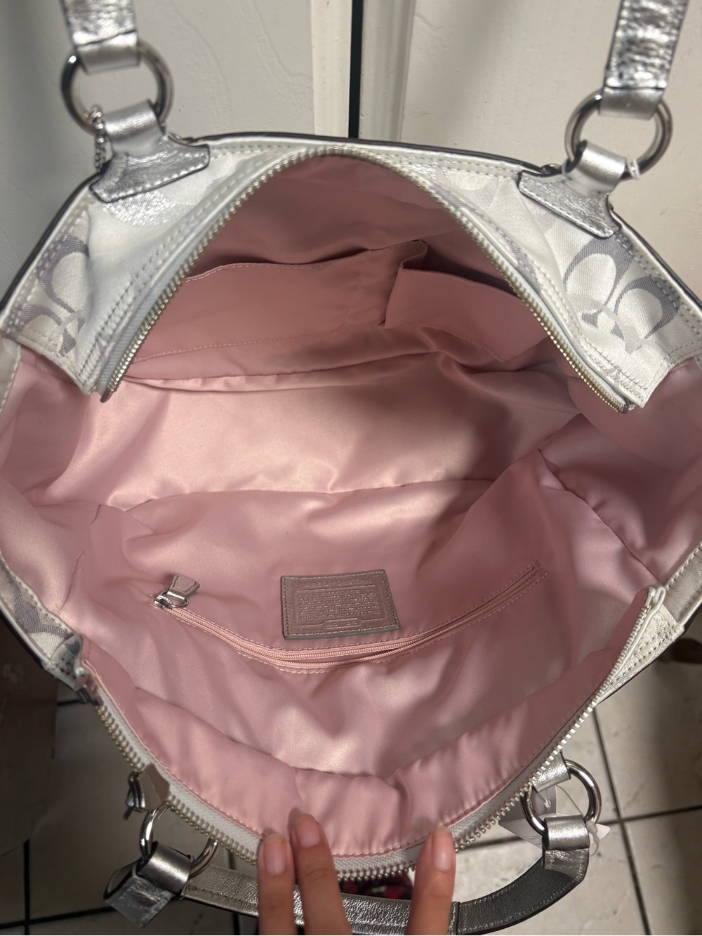 Authentic coach gallery optic signature tote with metallic leather trim - Picture 5 of 9